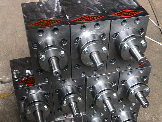 RT系列<strong>熔体泵</strong>/<strong>热熔胶泵</strong>